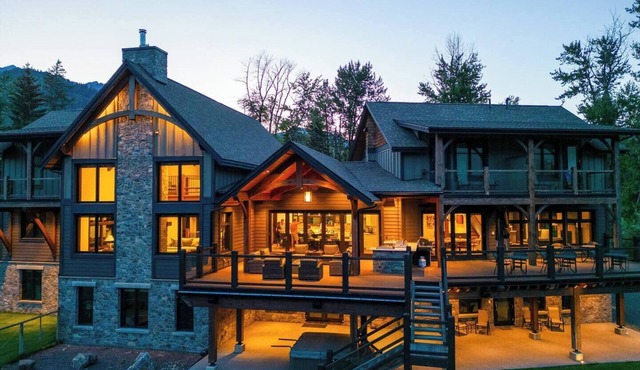 Luxurious, Off-Grid Lodge, Nestled in the Rockies