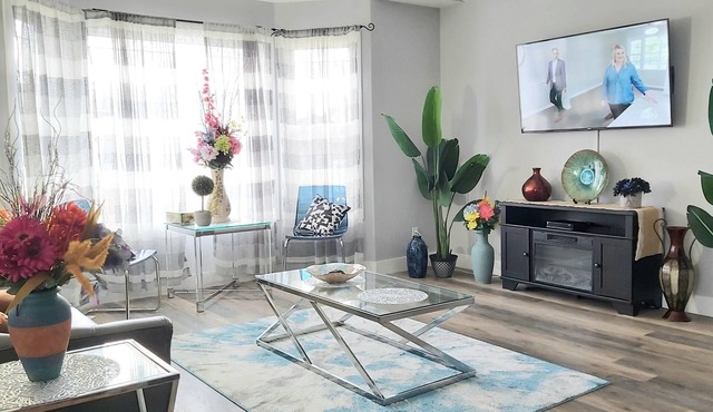 Luxury 2 Bed 2 Bath Retreat - All-Inclusive Furnished Gem for Executive Comfort