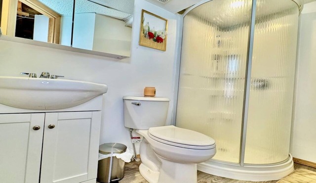 Luxury 2-bedroom living in St. Vital, St Mary's, St Anne's, Winnipeg.