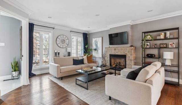 Luxury 3 bedrooms house, pool, garage
