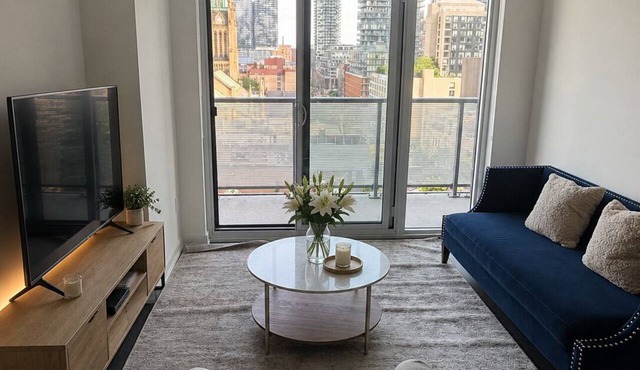 Luxury 3BR 2BA Condo in Downtown Toronto | Prime Location