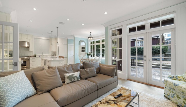 Luxury 4 beds Ocean-View house at Point Greg