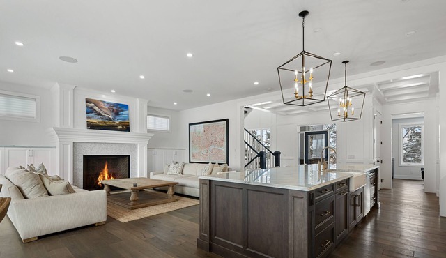 Luxury 5 Bedroom Getaway in Currie Barracks