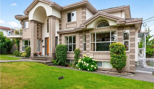 Luxury 6BR Home w/Theatre | Sleeps 12+
