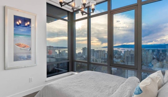 Luxury and Spacious Modern Living in the Heart of Downtown Vancouver