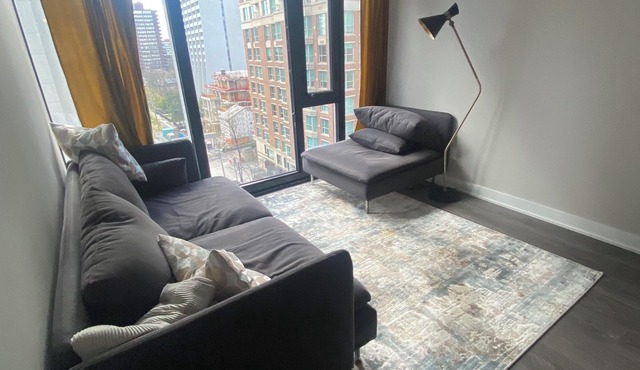 Luxury Artistic Yorkville
