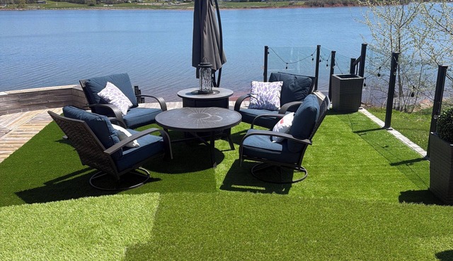 Luxury Beachfront Private Beach Sleeps 10 Kayak paddle Boat