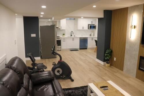 Luxury Brand-New Spacious Apartment in Richmond Hill