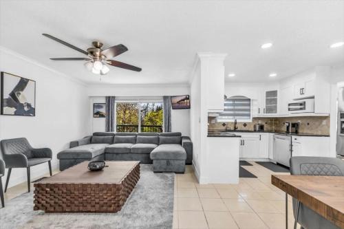 Luxury Delta House 5 Bedroom 7 Beds