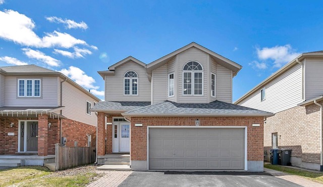 Luxury Detached 4 Bedroom House