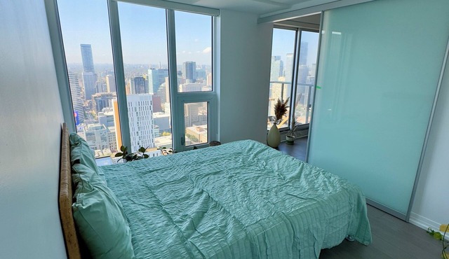 Luxury Downtown Toronto Condo | Gym + Indoor Pool