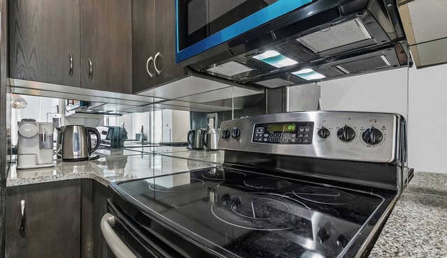 Luxury Executive Condo in Yorkville2beds|5ppl|Gym