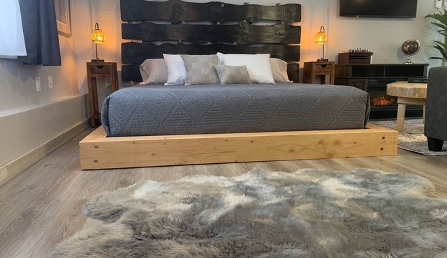 Luxury Guest House With Private Hot Tub and Trails
