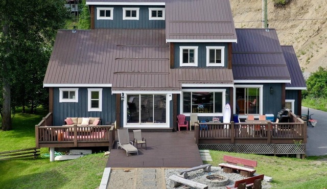 Luxury Lakefront Home on Otter Lake Tulameen July 25th- August 1st, 2025 open!