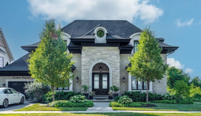 LUXURY LAKEFRONT HOME WITH PRIVATE BACKYARD BEACH & SPECTACULAR VIEW