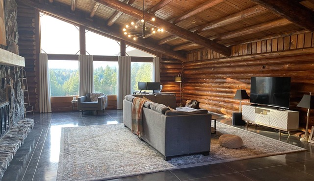 Luxury Log Home Retreat