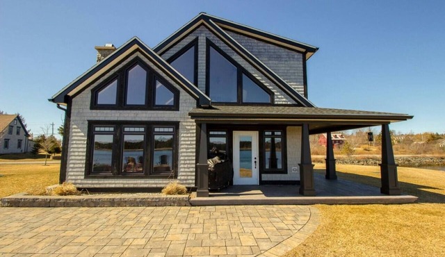 Luxury Oceanfront Home in Lunenburg