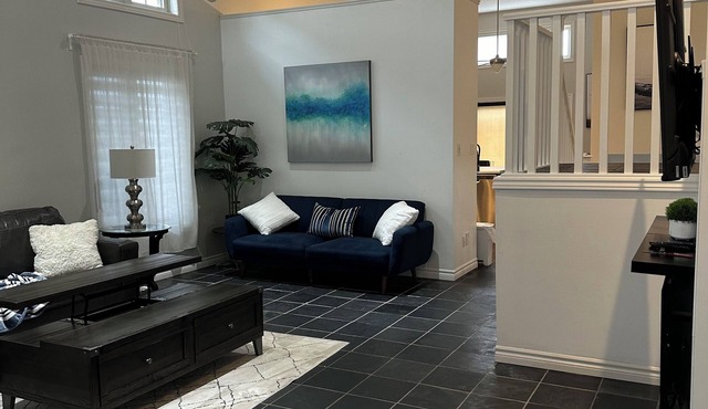 Luxury Spacious 5-Bedroom Home