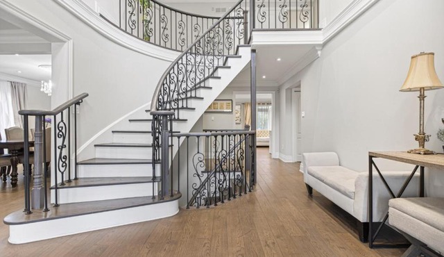 Luxury Spacious House Near Yonge St Mall Hwy7