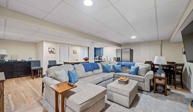 Luxury Stay – Chef’s Kitchen & Entertainment Space in Barrington