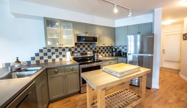 Luxury Tofino Oceanfront 2br Condo Directly Downtown