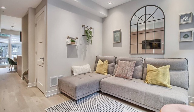 Luxury Townhouse in Downtown Toronto