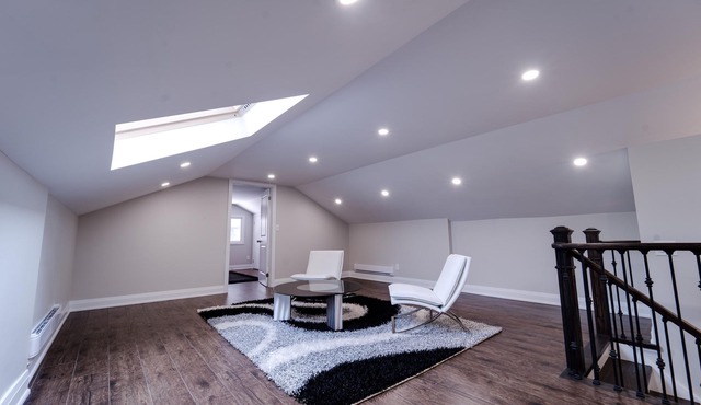 Luxury waterfront cottage in Peterborough