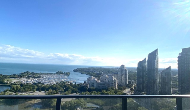 Luxury Waterfront Condo in Toronto