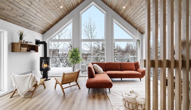MÖKKI | Spa Mount Adstock Skiing/Golf Scandinavian-style cabin
