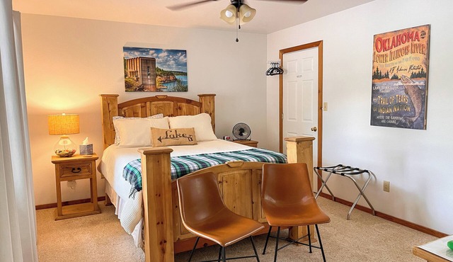 Maggie May @ Tenkiller - 2 minutes to boat ramp & state park! in Vian