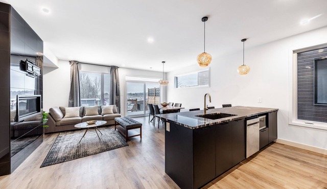Magnifique Maison à 3mn de Marche du LAC Champlain 4 ch Idéal Pour les Familles