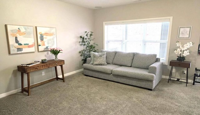 Mahogany Escape - Your Calgary Oasis