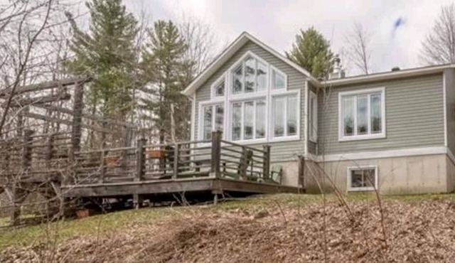 Maison Dans la Forêt Avec Accès au lac