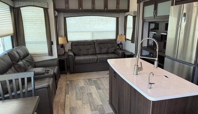 Manitland Shores Resort campground & RV Trailer Park