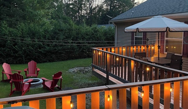 Maple Cottage at Miller Lake: Your Serene Nature Escape