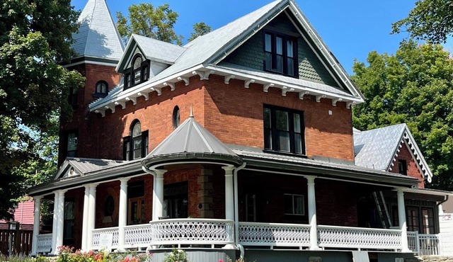 Maple & Rose | Luxury Accommodation in Merrickville Ontario