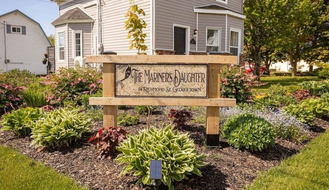 Mariner’s Daughter 3bdrm house in seaside village