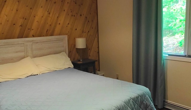 Marvelous 4-bedroom lake front cottage in Rosseau