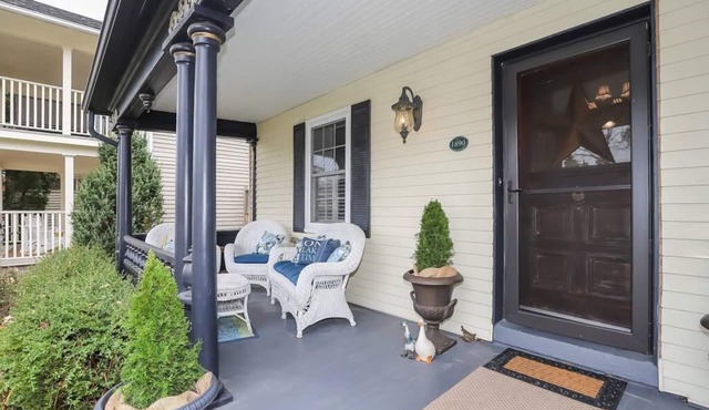 Meritage House - Excellent Location, King St. NOTL
