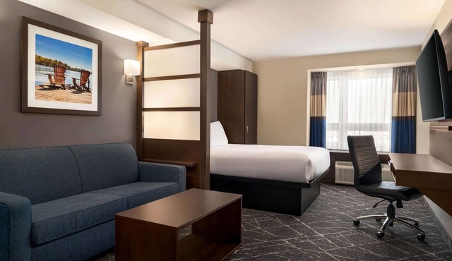 Microtel Inn & Suites by Wyndham Aurora