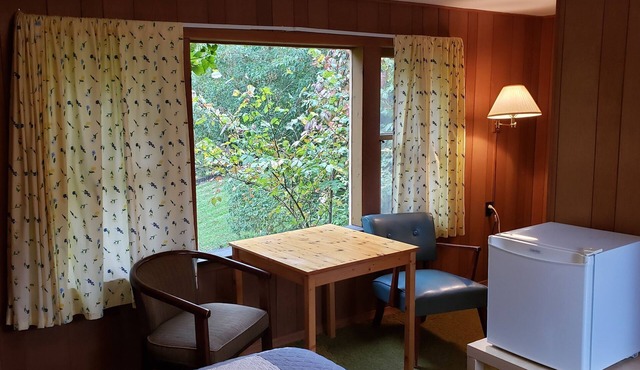 Miners Bay Lodge