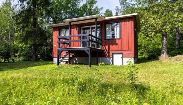 Mini-chalet intime, votre escapade d’été au lac