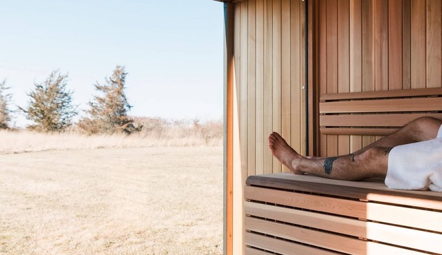 Minutes to Sandbanks Beach & Wineries Cold Plunge