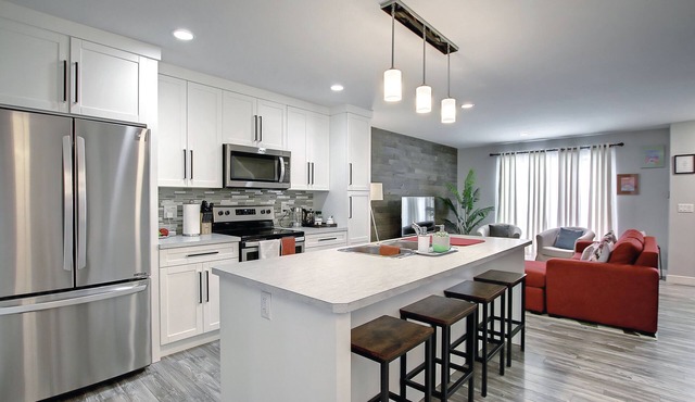 Minutes to the Lake. Entire townhome for the family and pet! n