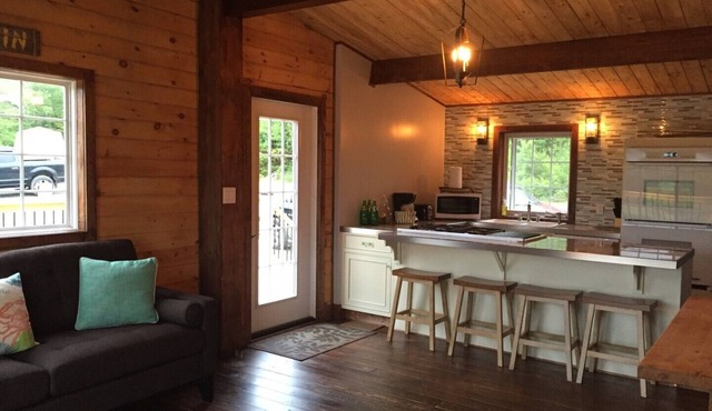 Mirabradan Waterfront Retreat