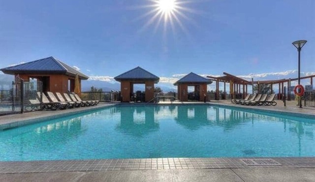 Mission Retreat, pool, hot tub, gym, steps from the beach.