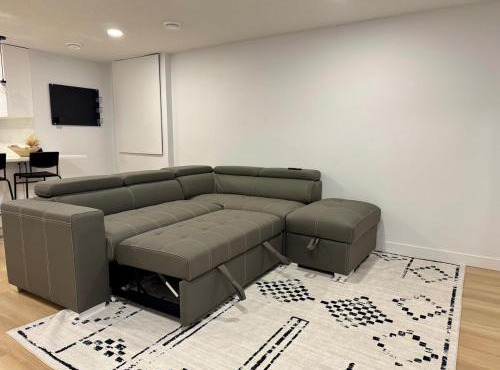 MLK Stay New 2BR Suite Near River Trails, Golf & Henday