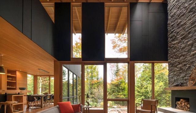 Mod Haliburton Luxury: lakeside architectural gem, w/5 kms private hiking trails