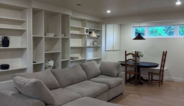 Modern 2 Bedroom Retreat | Cozy Luxury Stay