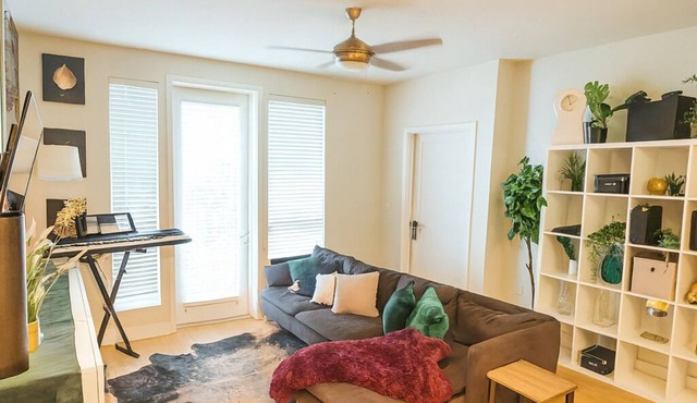 Modern 2-bedroom in Los Angeles 5 minutes from Universal Studios in North Hollywood